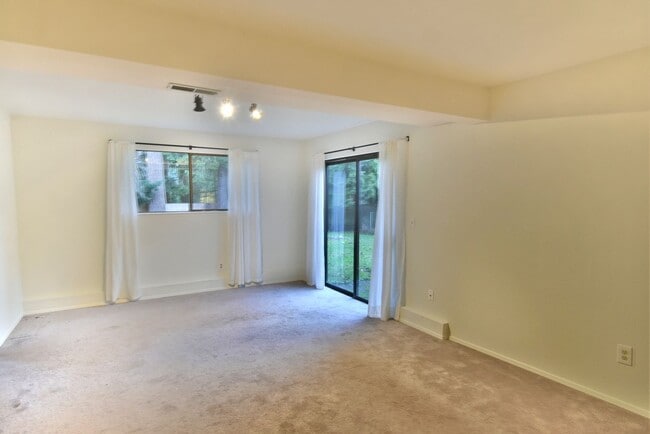 Building Photo - 4bd/3ba Mukileto House