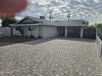 Building Photo - 8541 E Catalina Dr