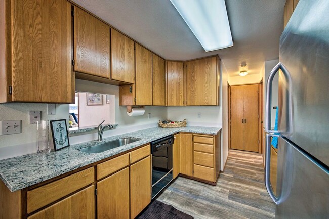 Kitchen - 3777 NE Bahia Vista Dr