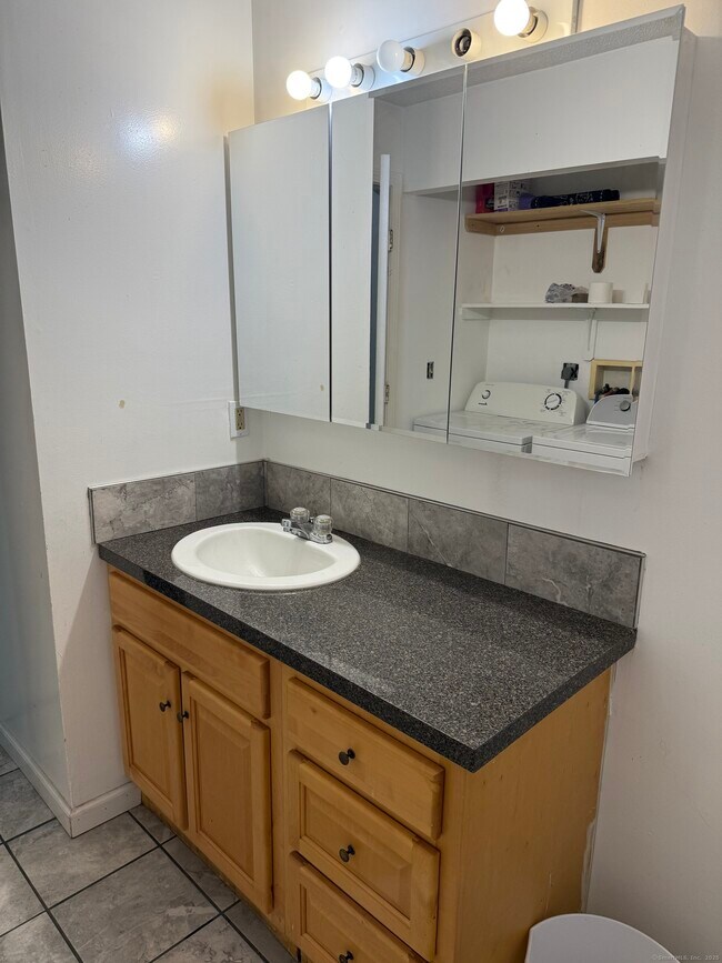 Building Photo - 12-14 Harbison Ave