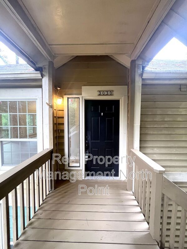 Building Photo - 3030 Steeplechase Dr