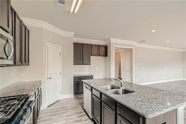 Building Photo - 6811 Lancaster Xing