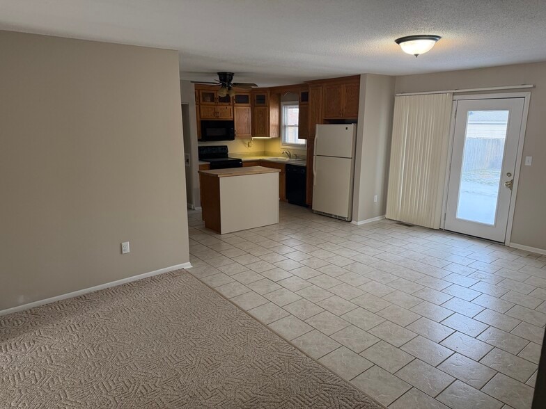Open kitchen concept - 2325 Palladio Ave