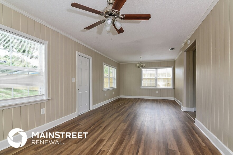 Building Photo - 510 Longfellow Blvd