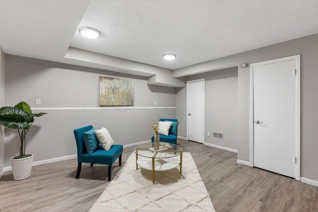 Building Photo - Miller Beach Living FREE Application Fee !
