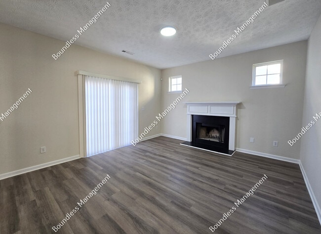 Building Photo - 4593 Parkway Cir