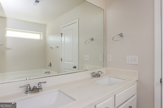 Building Photo - 248 Hamilton Pointe Dr