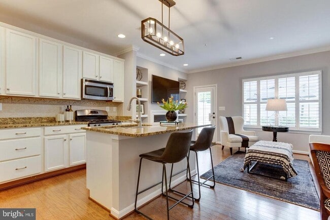 Building Photo - 19 Boucher Pl