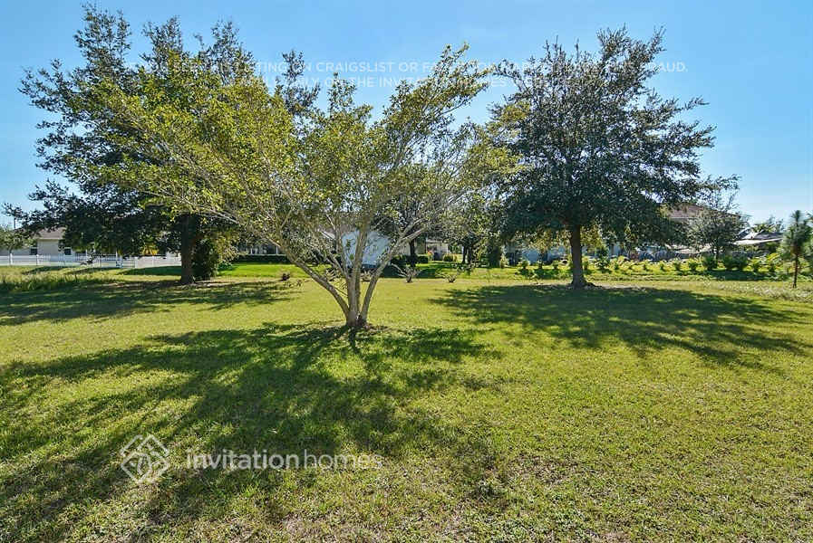 Building Photo - 5807 NW Carr Ct