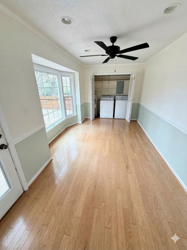 Building Photo - Charming & Convenient Athens Home – Prime Location with Modern Comforts