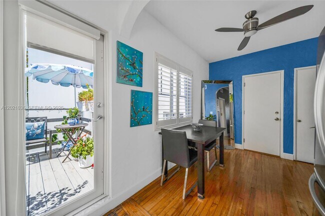 Building Photo - 408 25th St