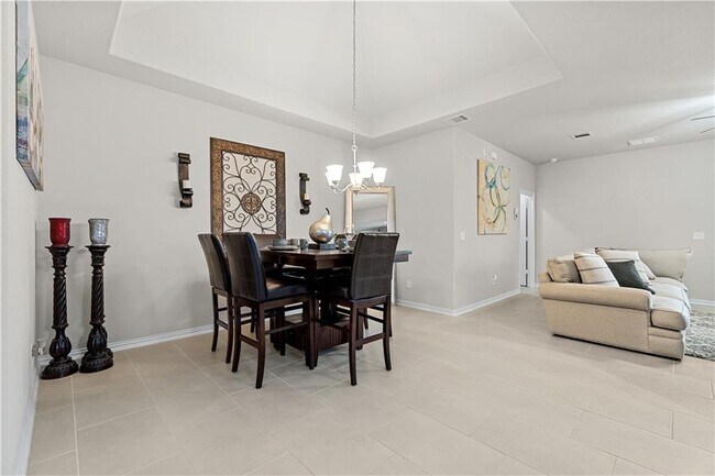 Building Photo - 8048 Bassano Dr