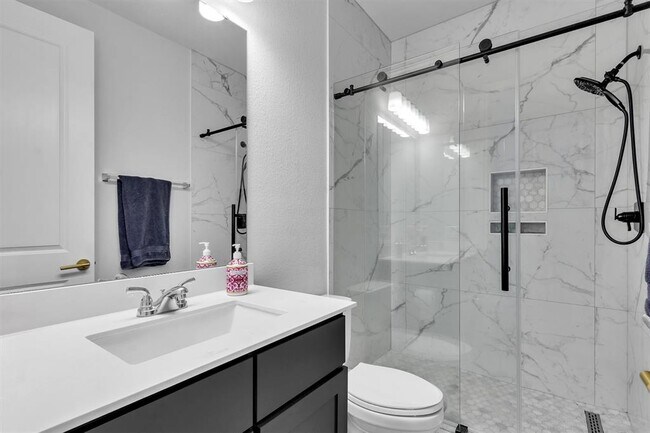Building Photo - 113 Lenera Dr