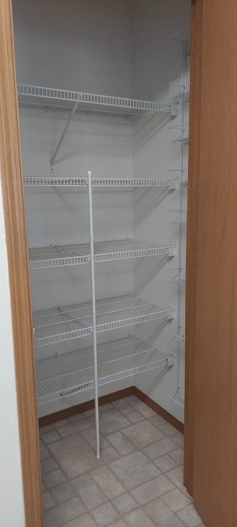 Building Photo - MOVE IN SPECIAL 1/2 OFF 1ST FULL MONTHS RENT- 3 bedroom, 2.5 bath Townhouse in Ashland!!