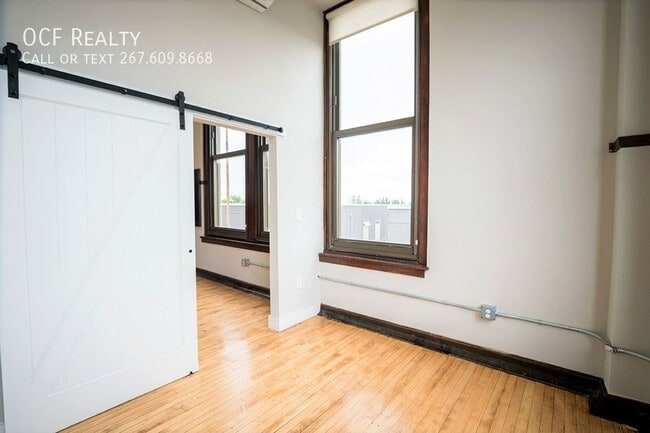 Building Photo - The Walter George Smith Public School