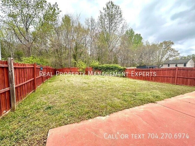 Building Photo - 6229 Green Vista Ct