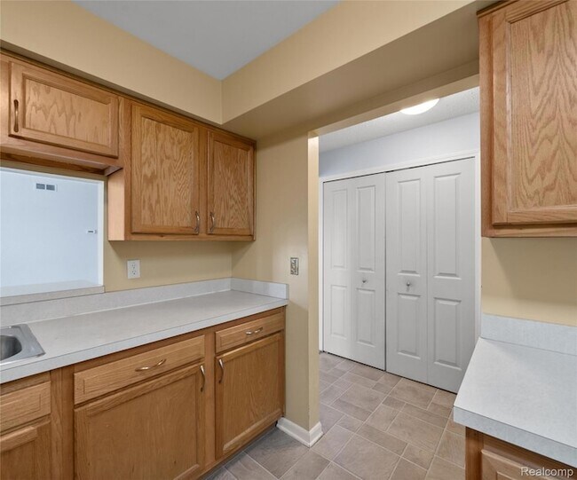 Building Photo - 101 Fieldcrest St