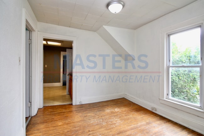 Building Photo - 2563 Foraker Ave