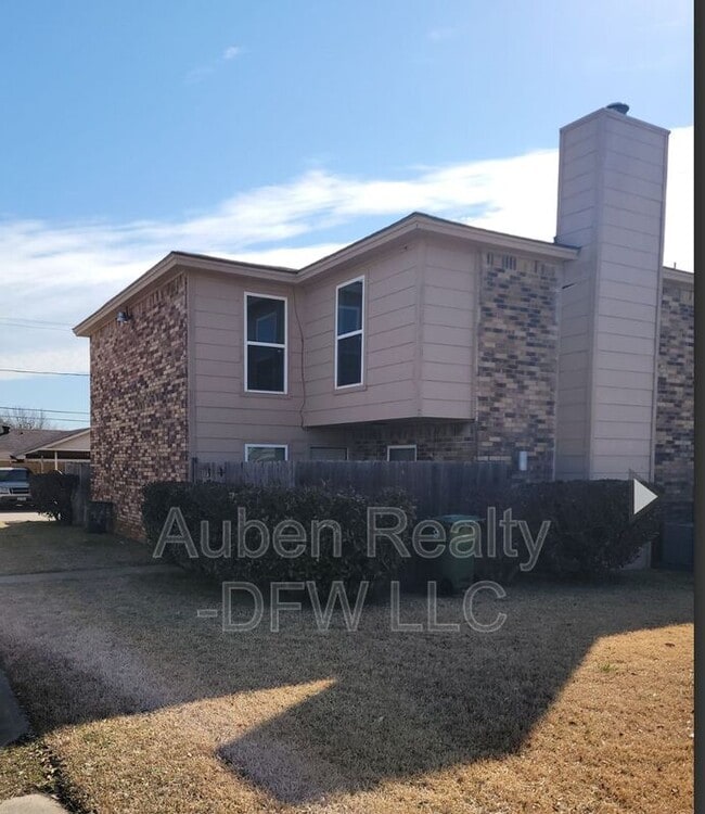 Building Photo - 5524 Lewis Ct