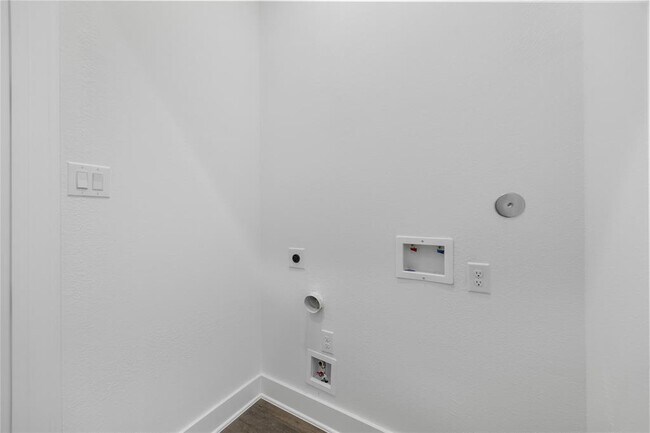 Building Photo - 955 Elkhart St