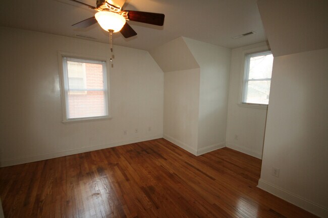 Building Photo - Perfect Floorplan! Walltown Duplex with All Appliances and Fenced Yd