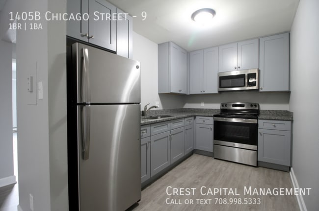 Building Photo - 1411 E Chicago St