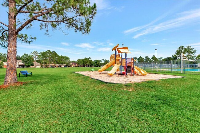 Building Photo - 15131 Cranbourne Dr
