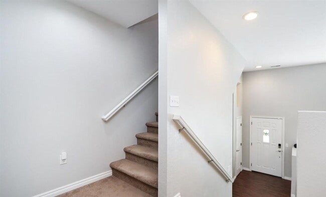 Building Photo - Italian Estates Property Management