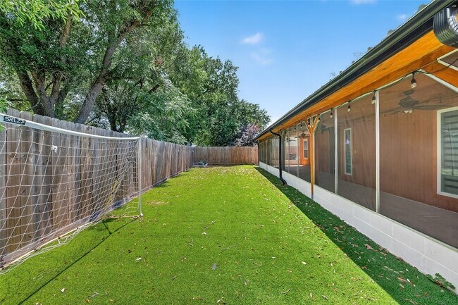 Building Photo - 19818 Packwood Dr