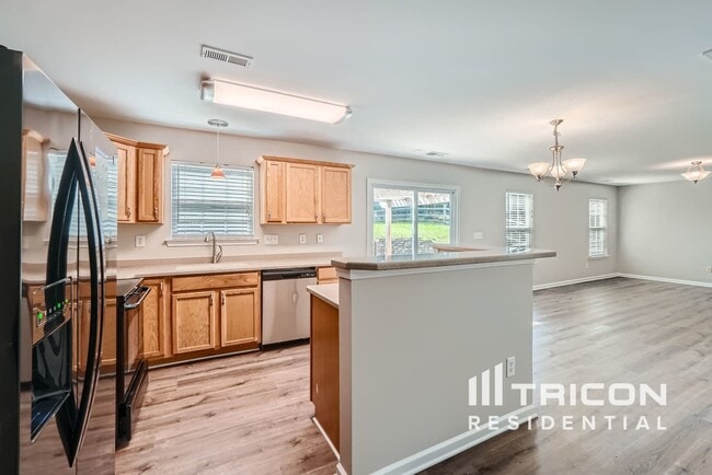 Building Photo - 2496 Ivy Creek Frd