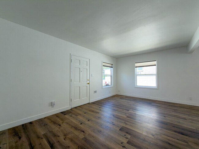 Building Photo - 316 N Kenwood St