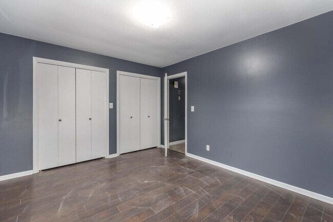 Building Photo - 5801 N Kircher Rd