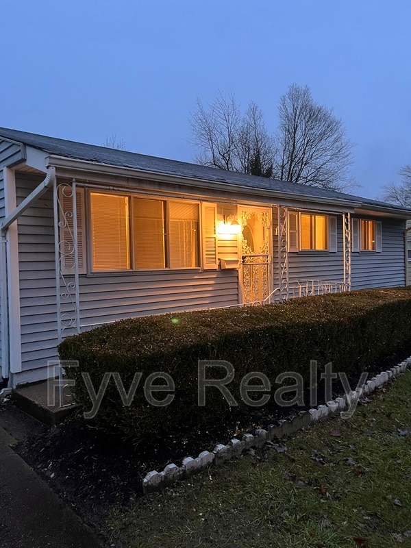 Primary Photo - 1329 Barcelona Dr