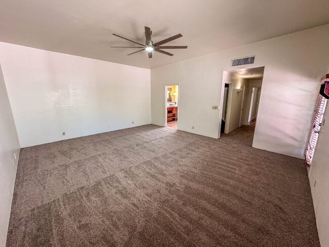 Building Photo - Single Story Foothills Home with Brand New Carpet in all Bedrooms!
