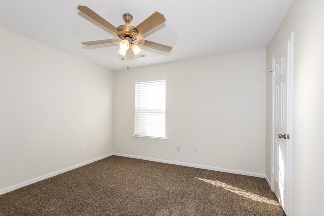 Building Photo - 4102 Hunters Trail Dr