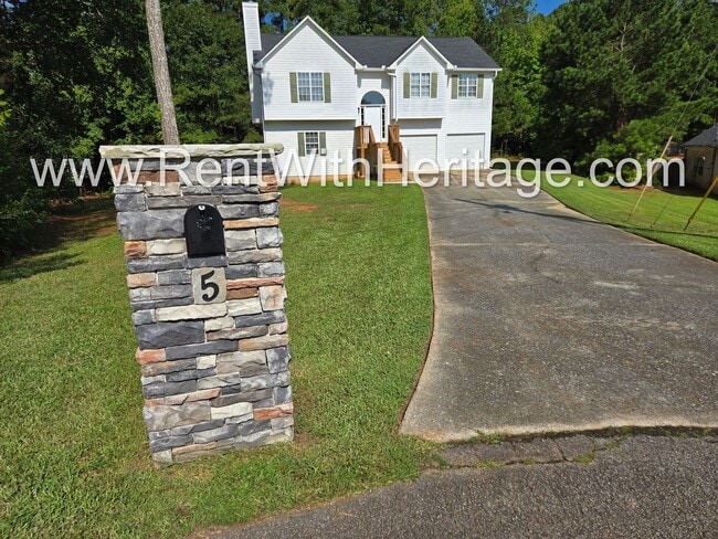 Building Photo - Gorgeous 5 bedroom/ 3 bath/ Upgrades Galor...