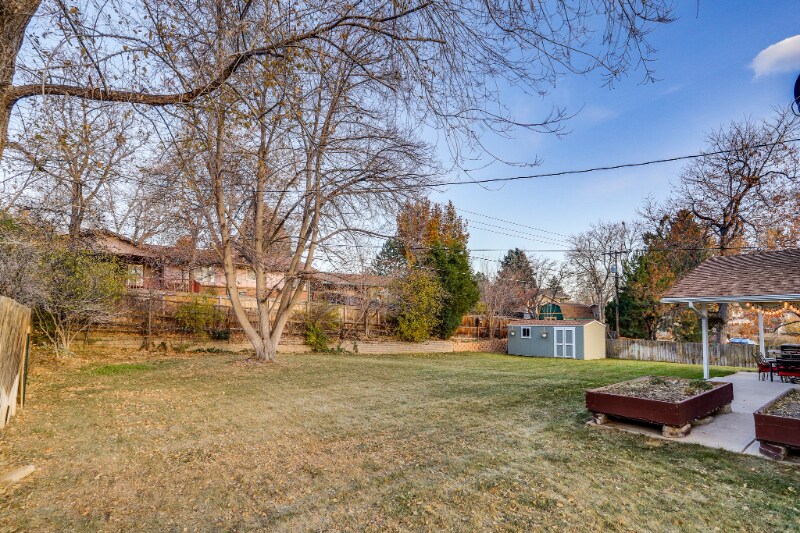 Building Photo - 2860 S Golden Way