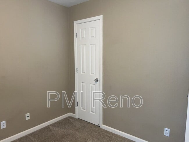 Building Photo - 9274 Lone Wolf Cir
