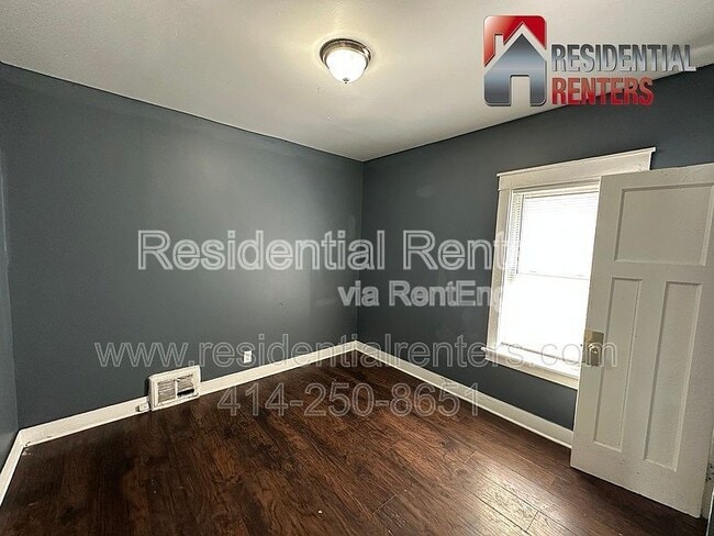 Building Photo - 2976 N 26th St