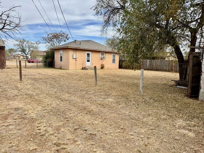 Building Photo - Charming 3 Bedroom Home For Rent in Slaton!