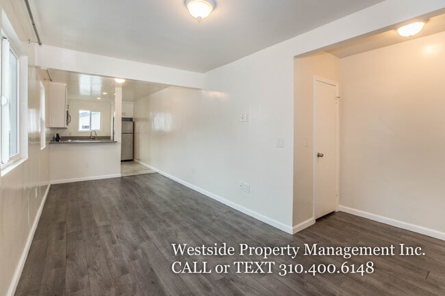 Building Photo - 1270 W 39th St