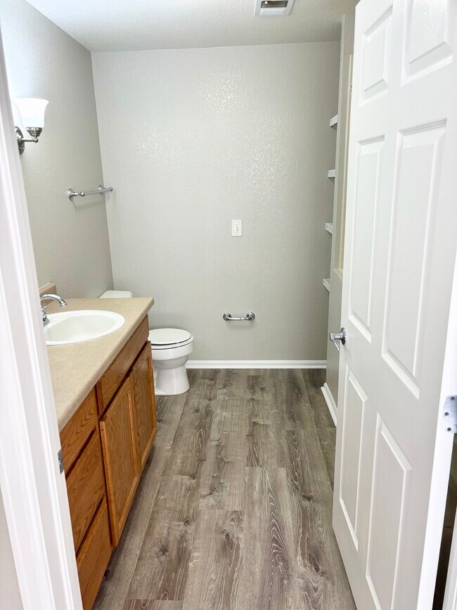 Building Photo - 3852 S Dallas St