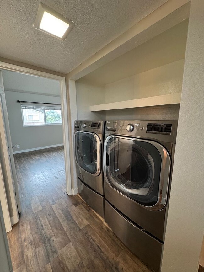 Building Photo - 2 Bedroom 2.5 Bathroom Condo for Rent Sout...