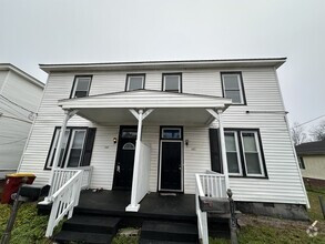 Building Photo - Like New Spacious Petersburg 3 bed 2 bath ...