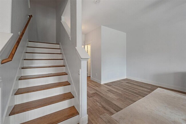 Building Photo - 3037 Boxwood Springs Ln
