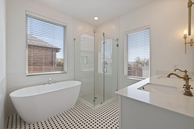 Building Photo - 22609 Bristlegrass Ln