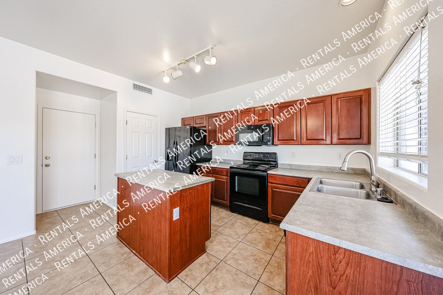 Building Photo - 17268 W Elaine Dr