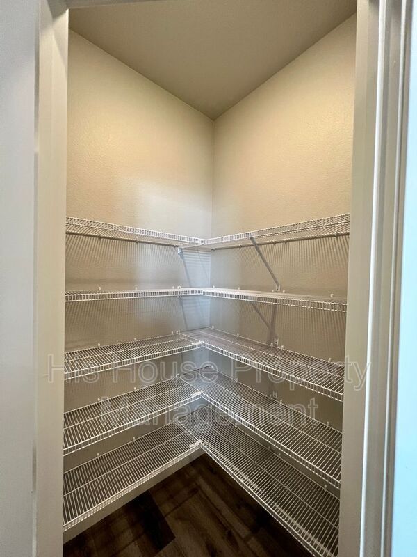 Building Photo - 1353 Reynolds St