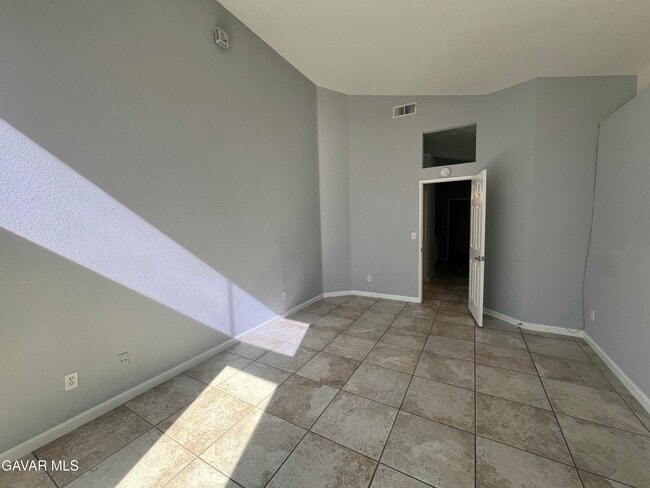 Building Photo - 39821 Milan Dr