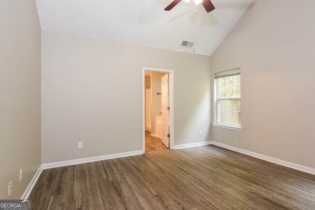 Building Photo - 62 Beaver Pointe